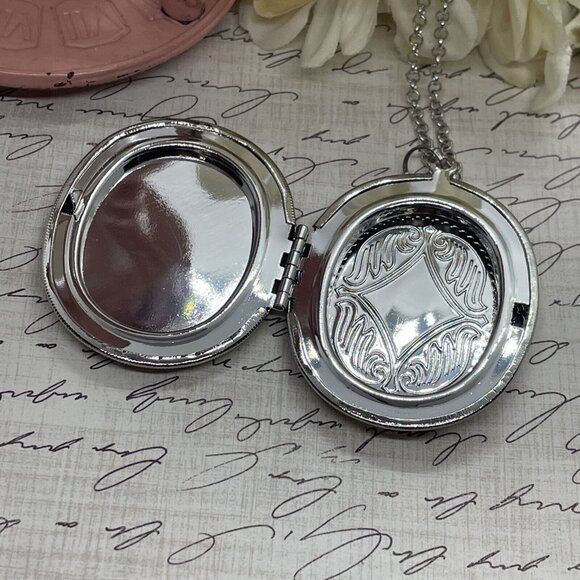 Silver Locket Setting Dusty Blue Teal Blue Rose Cameo White Mom Daughter Keepsak - Picture 7 of 13
